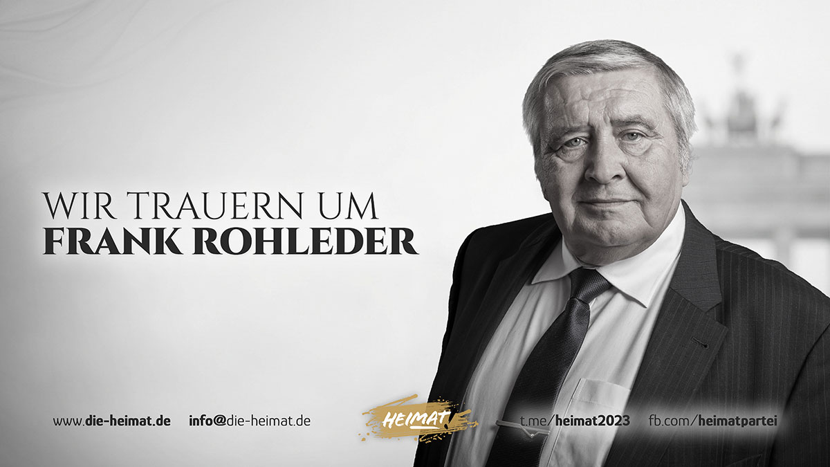 Stilles Gedenken an Frank Rohleder: Ein minimalistischer, silbergrauer Hintergrund mit verschwommener märkischer Architektur als würdiger Nachruf.
